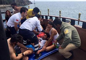 İranlı turist tekneden denize atlarken yaralandı